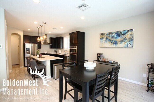 Building Photo - Fabulous 3Bdm 2.5Ba Home in Skye Canyon!