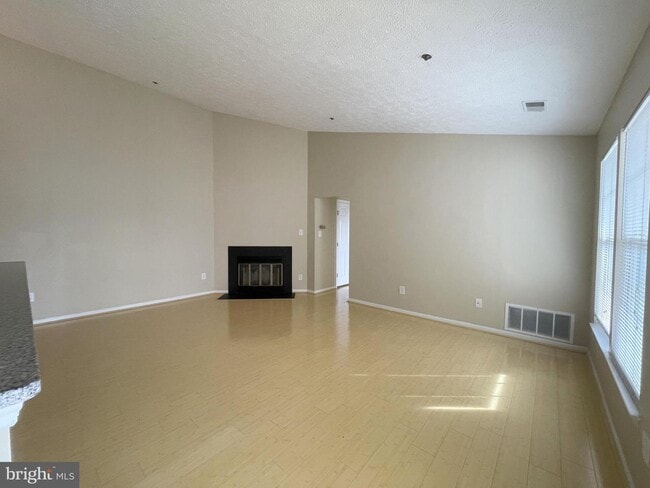 Building Photo - 615 Himes Ave