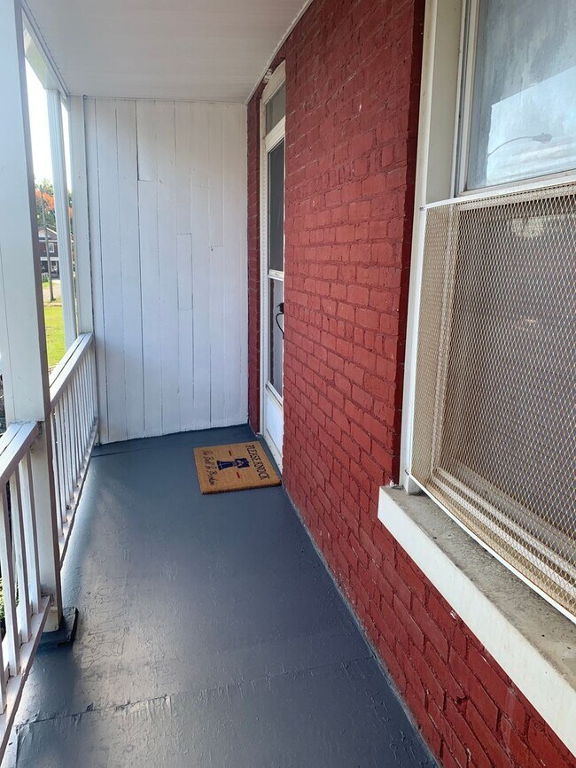 Foto del edificio - Available Now! Cozy 1-2 bedroom house with...