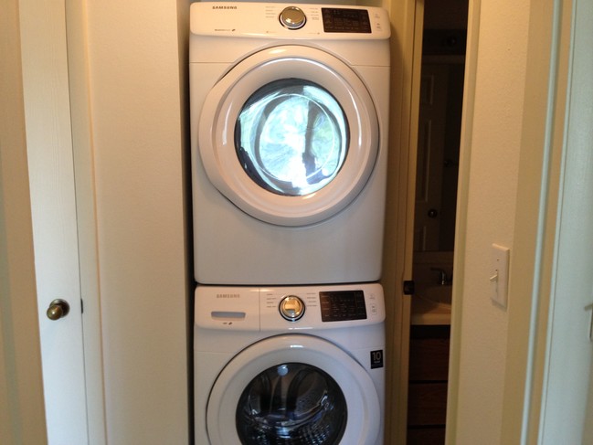 Front Load Washer/Dryer - 361 N 300 W