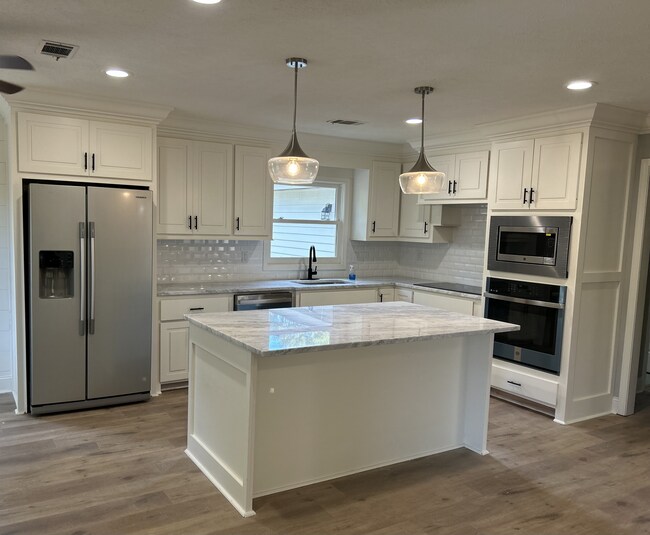 Building Photo - 208 Wexford Ct