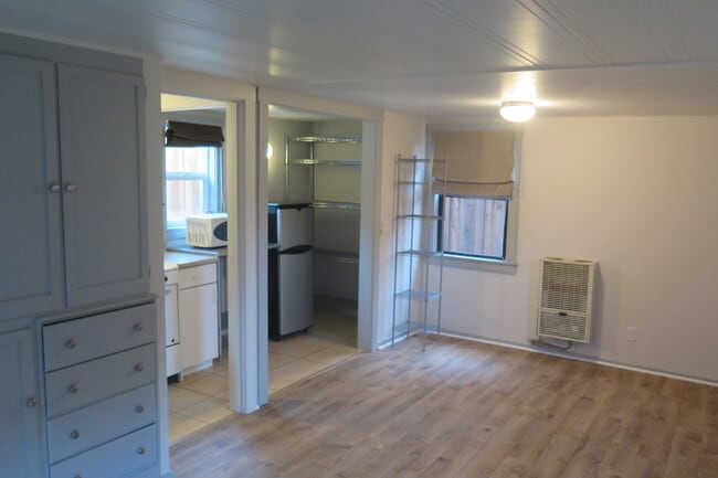 Building Photo - 848 3rd St