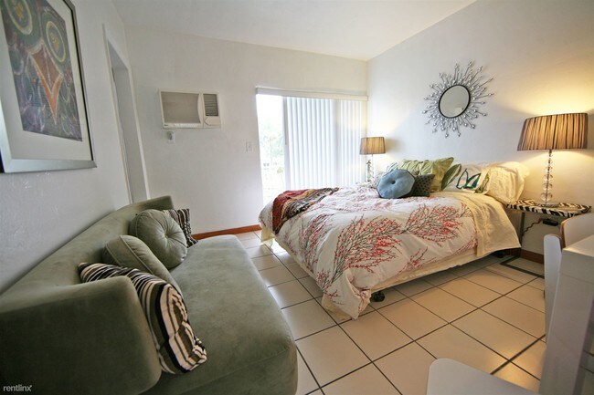Foto del edificio - 660 NE 78th St