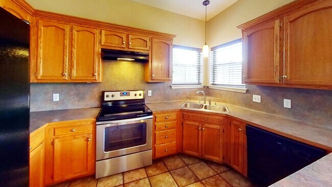 Foto del edificio - 14371 Whispering Oaks Dr