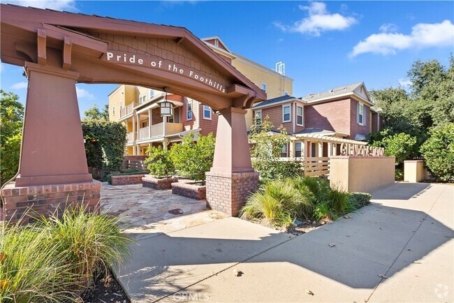 Building Photo - 335 S Glendora Ave
