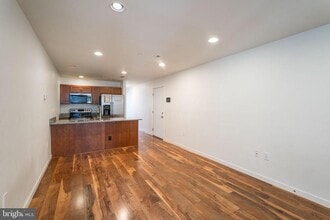 Building Photo - 132 S 46th St