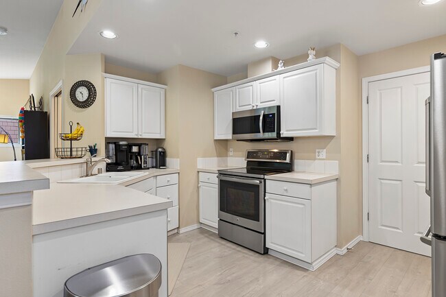 Building Photo - 2161 Hammond Ave