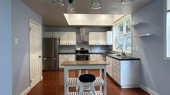 Foto del edificio - 21 Skylark Dr
