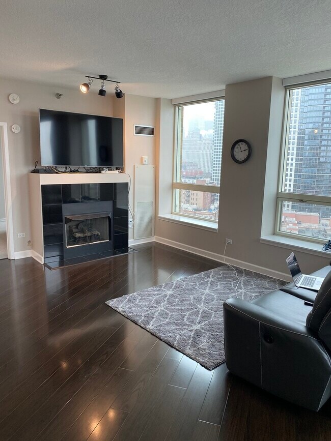 Foto del edificio - 600 N Kingsbury St