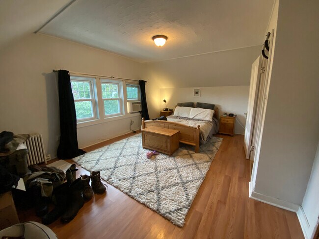 High ceilings and natural light in this large bedroom - 32 Rhode Island Ave
