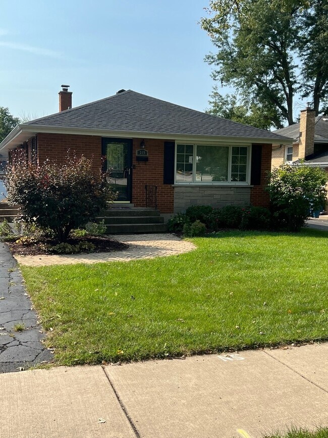 Foto del edificio - 319 Indianapolis Ave
