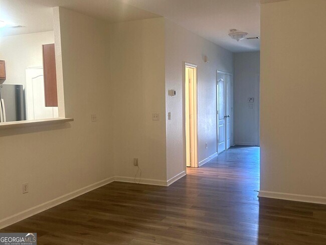 Building Photo - 1253 Chinon Point