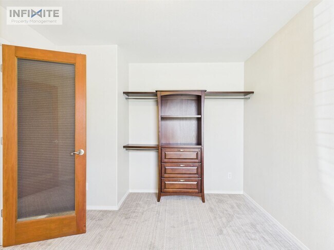Foto del edificio - 1112 Longbow Ln