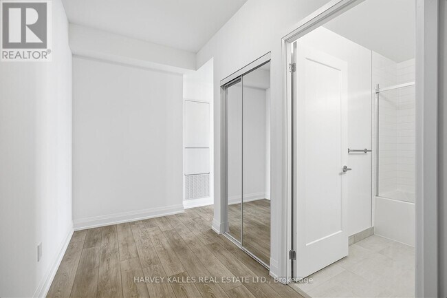 Building Photo - 20 Soudan Ave