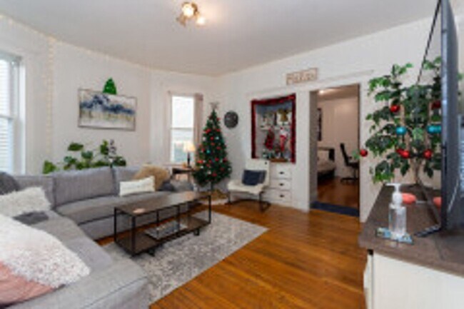 Building Photo - AWESOME 4 BED IN ALLSTON
