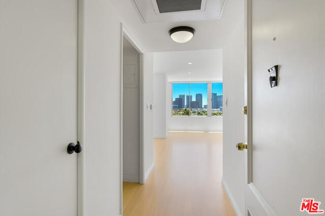 Foto del edificio - 10501 Wilshire Blvd