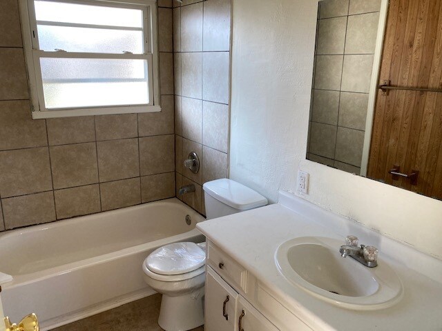 Building Photo - 3232 Normandy Rd