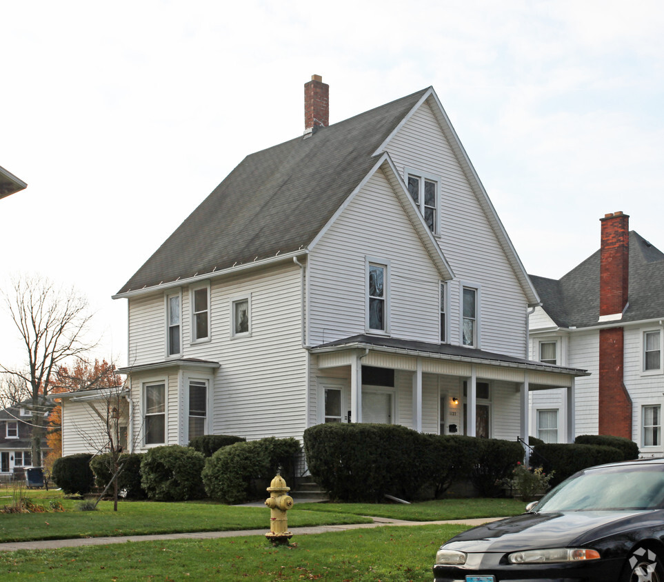 Foto principal - 1127 Buckland Ave