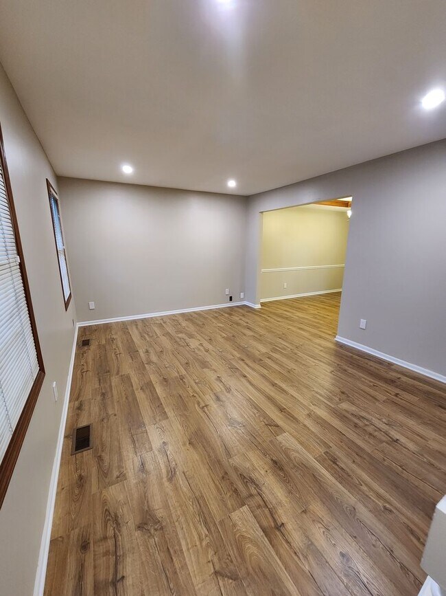 Foto del edificio - 4 Bedroom Home For Rent in Solon