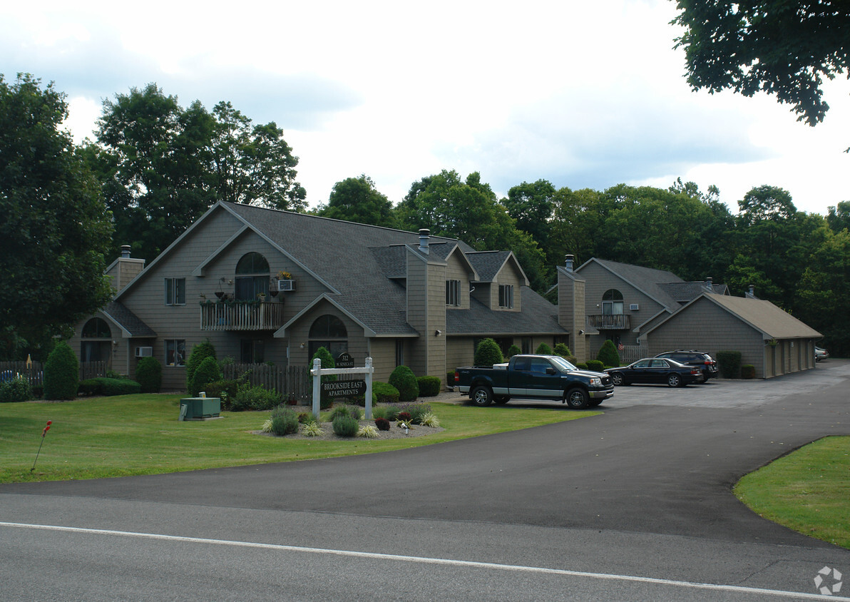 Primary Photo - Broodside East Apartments