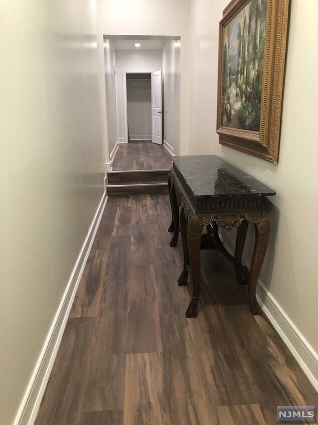 733 Anderson Unit 2 B, Cliffside Park, NJ 07010 Room for Rent in