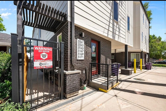 Building Photo - Harley House