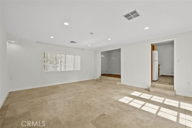 Building Photo - 8440 Oakdale Ave