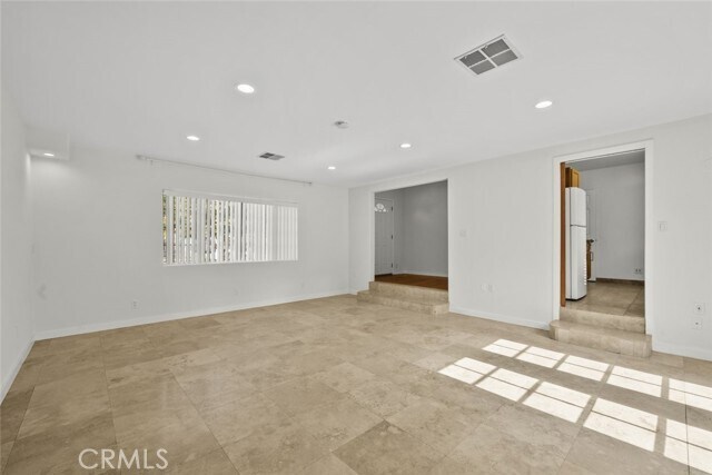 Foto del edificio - 8440 Oakdale Ave