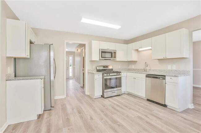 Building Photo - 65 Bramlett Way