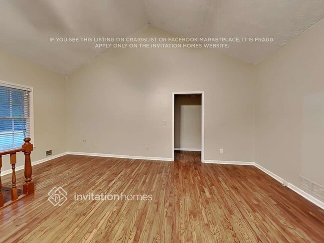 Building Photo - 1555 Pine Creek Way NE