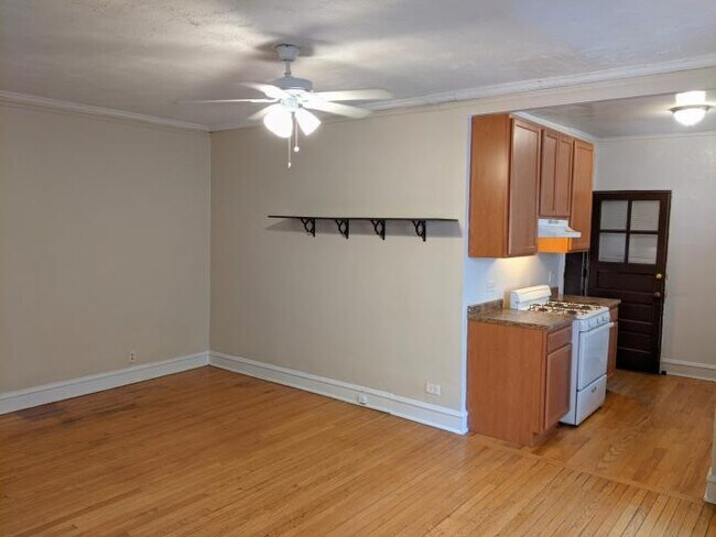 Building Photo - 1 bedroom in Evanston IL 60202