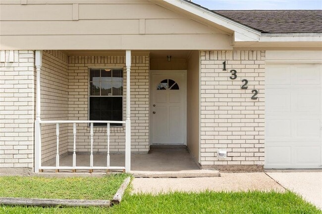 Foto del edificio - 1322 Dorsetshire Dr