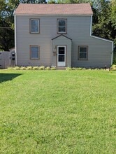 Building Photo - 518 Iowa St