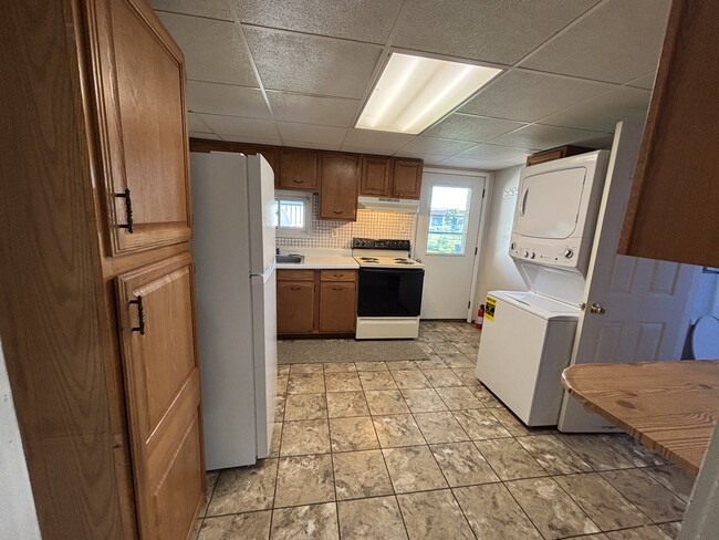 Kitchen - 418 Furnace St
