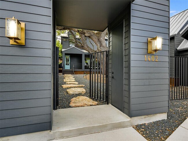 Foto del edificio - 1402 Drake Ave