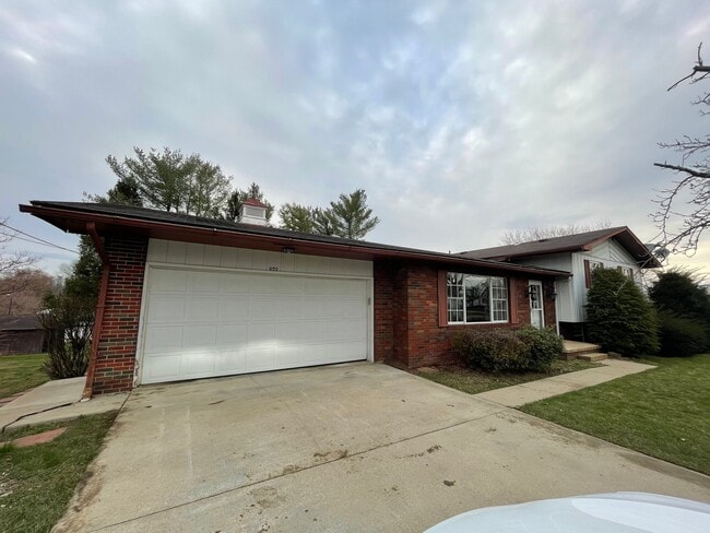 Building Photo - 1155 Dogwood Ridge Rd