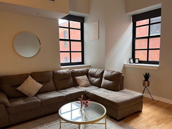 Foto del edificio - 237 Granby St