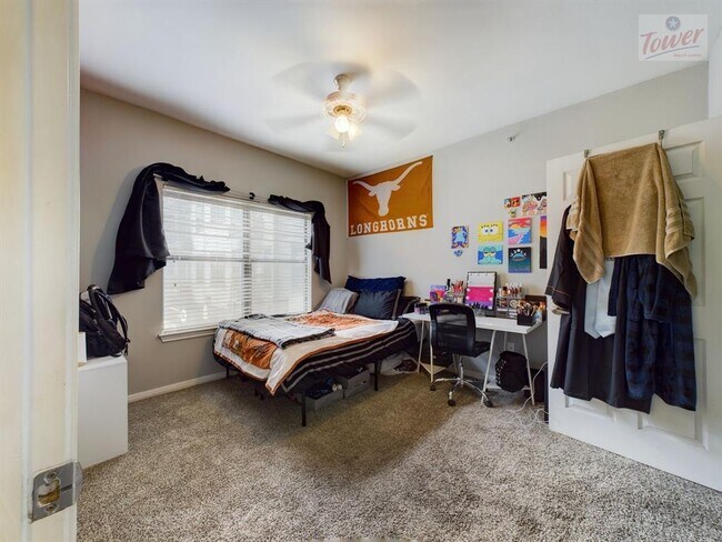 Building Photo - 2502 Leon St