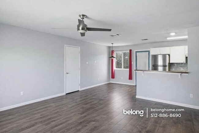 Foto del edificio - 5701 Claystone Cove