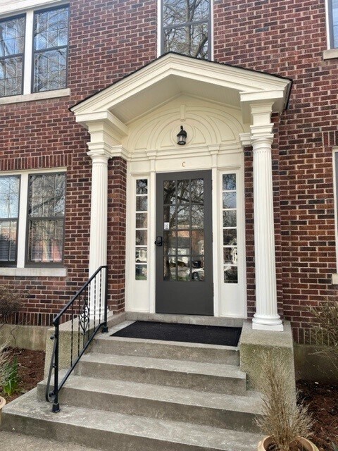 Building Photo - 2432 Glenmary Ave