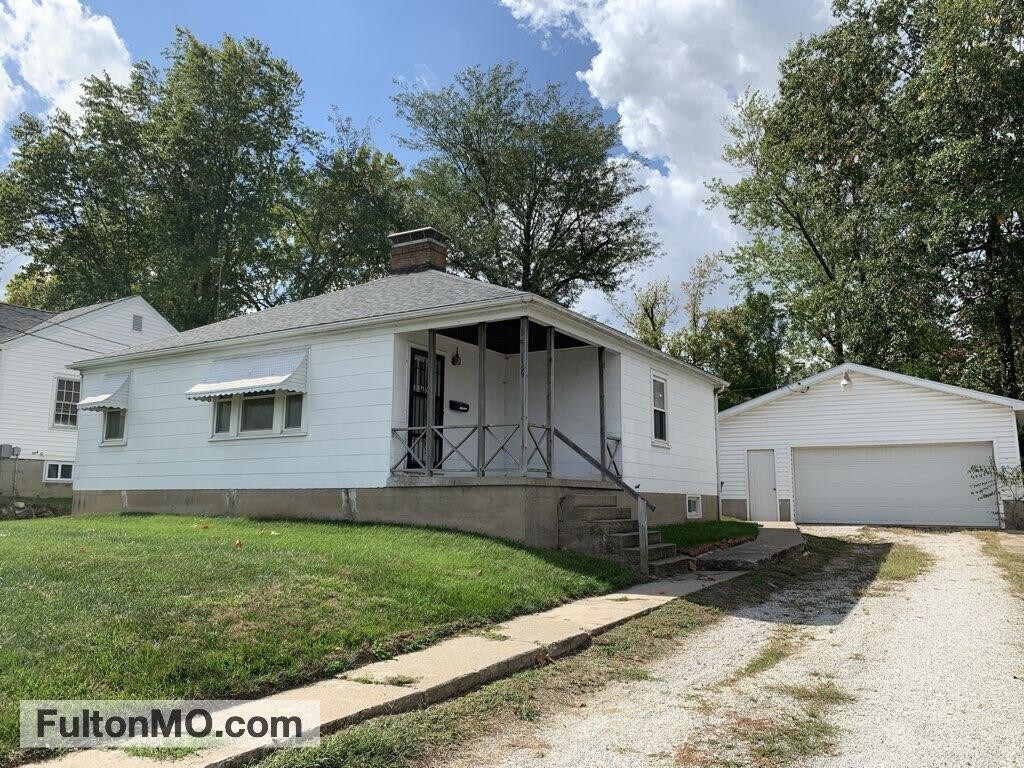 1109 Grand St House Rental in Fulton, MO