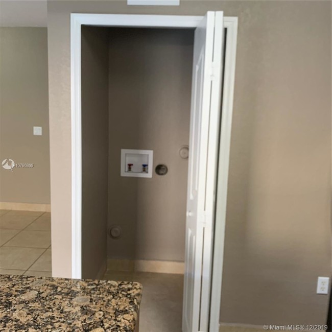 Building Photo - 10401 W okechobee rd  503 Hialeah Fl 33018