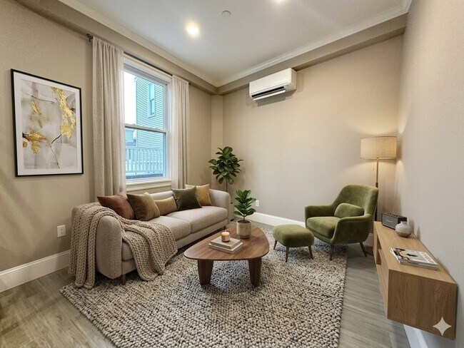 Building Photo - 1152 Cambridge St