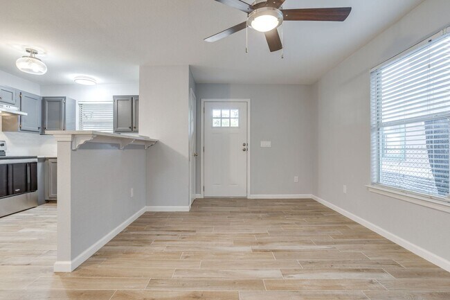 Building Photo - 2618 Bomar Ave
