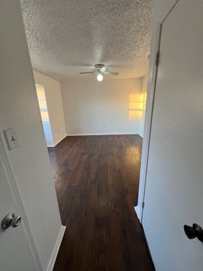 1140 W Shilo Dr Unit C, Baker, LA 70714 Room for Rent in Baker, LA