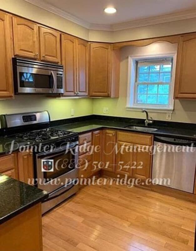 Building Photo - 111 N Rose St