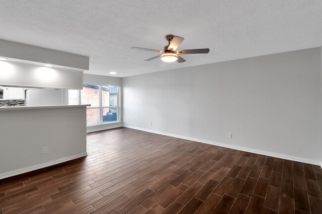 Foto del edificio - 7047 Bissonnet St