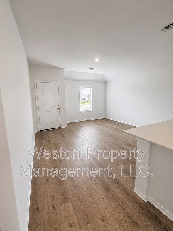 Photo - 16209 Harvester Dr House