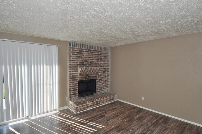 Foto del edificio - 5418 Heronwood Dr