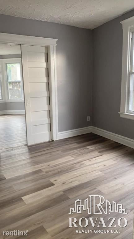 Building Photo - 4 br, 1 bath  - 153 Brunswick St